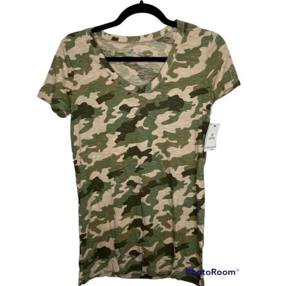 NWT Women's Short Sleeve Camouflage T-Shirt